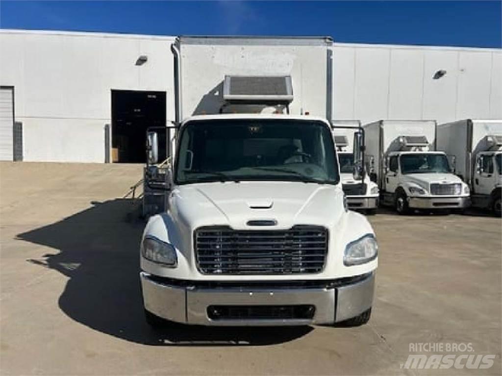 Freightliner M2-106 Skåpbilar