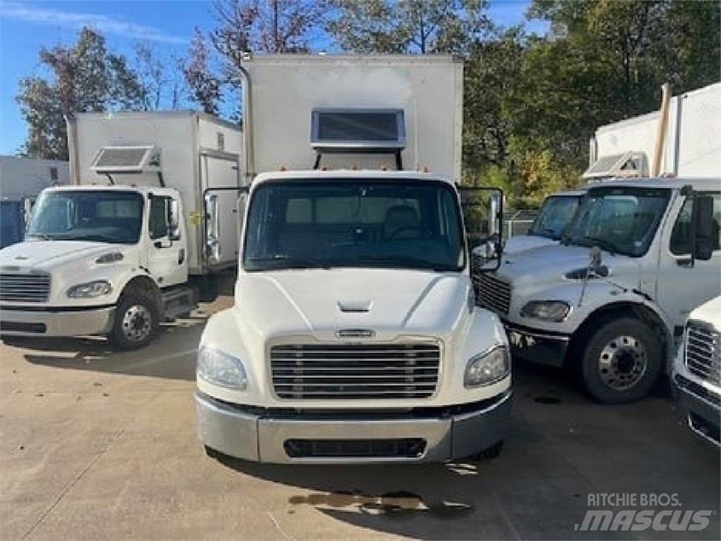 Freightliner M2-106 Skåpbilar