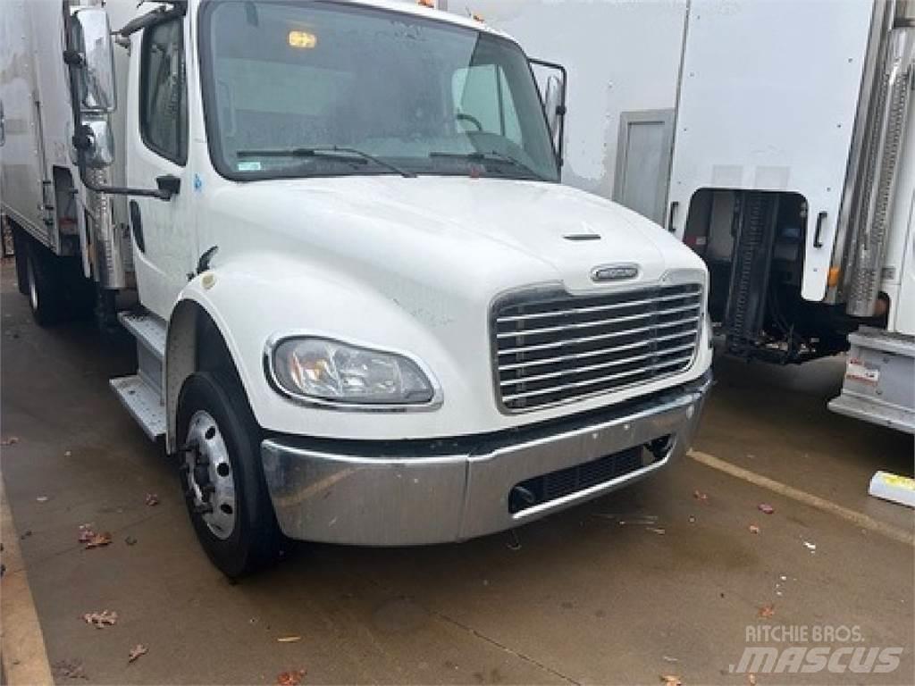 Freightliner M2-106 Skåpbilar