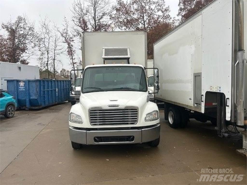 Freightliner M2-106 Skåpbilar