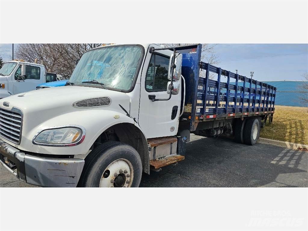 Freightliner M2 106 Flakbilar