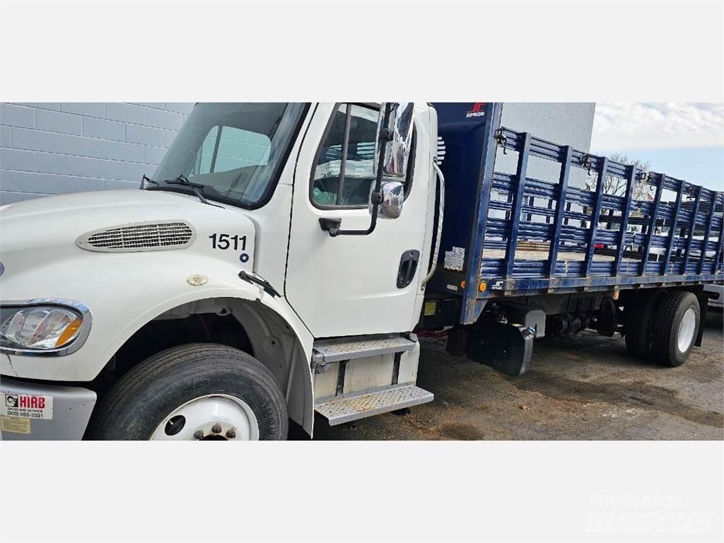 Freightliner M2 106 Flakbilar