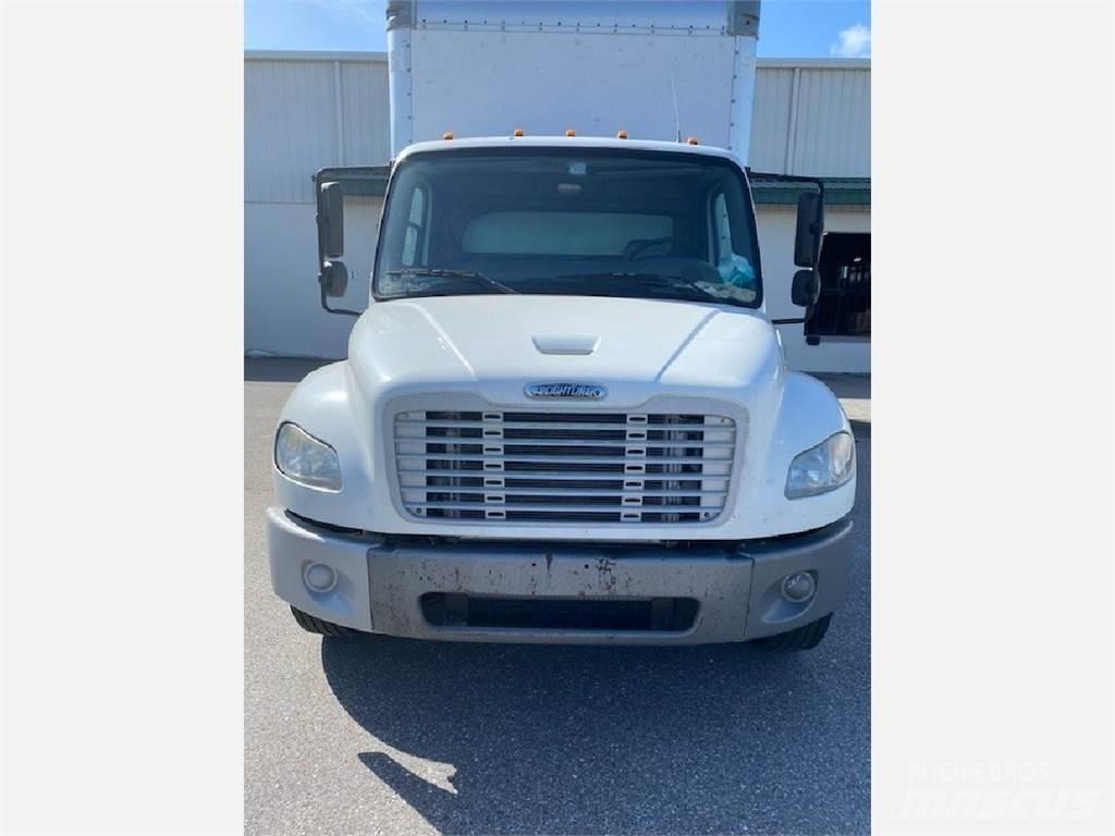 Freightliner M2 106 Skåpbilar
