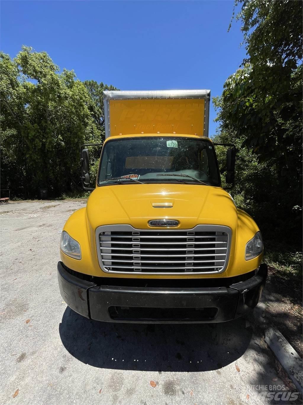Freightliner M2 106 Skåpbilar