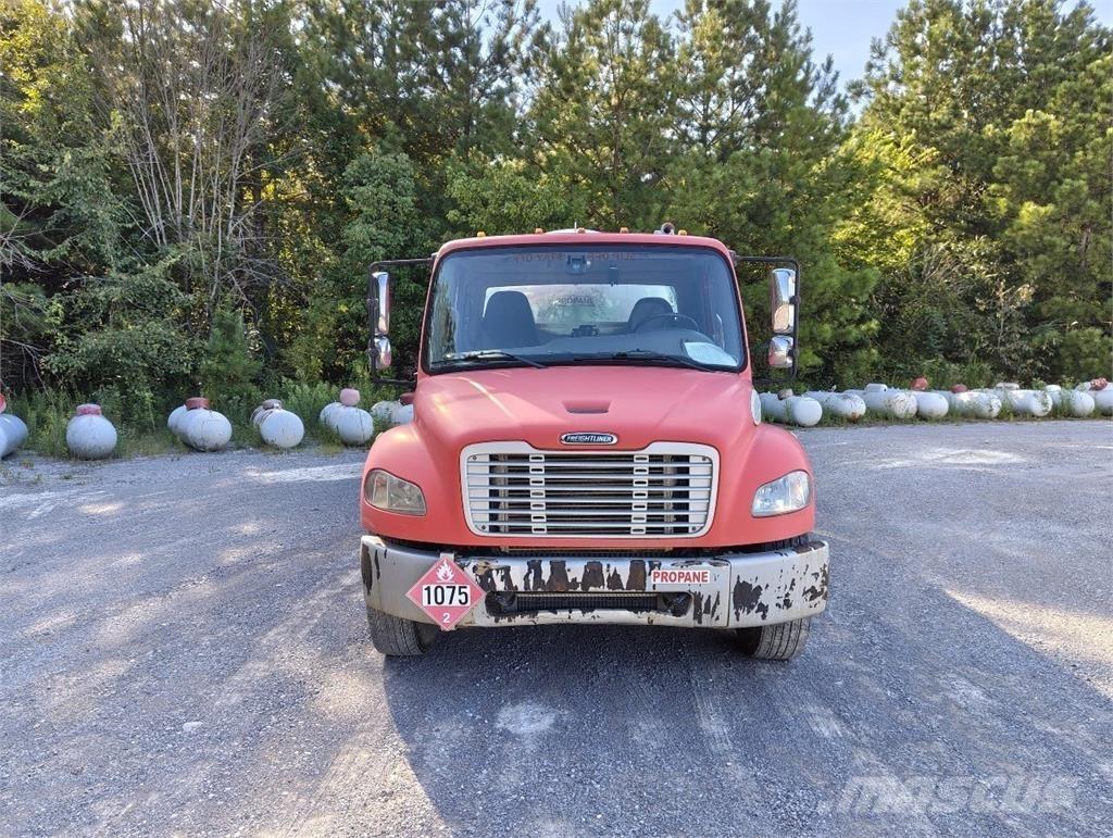 Freightliner M2 106 Övriga bilar