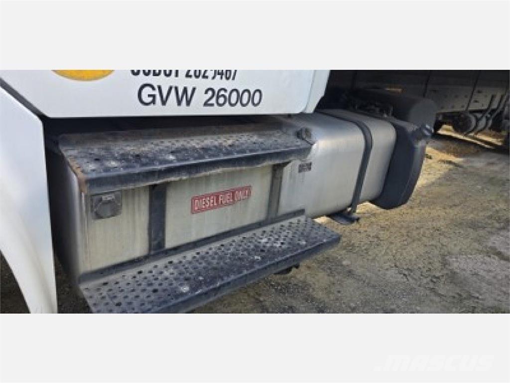 Freightliner M2 106 Skåpbilar