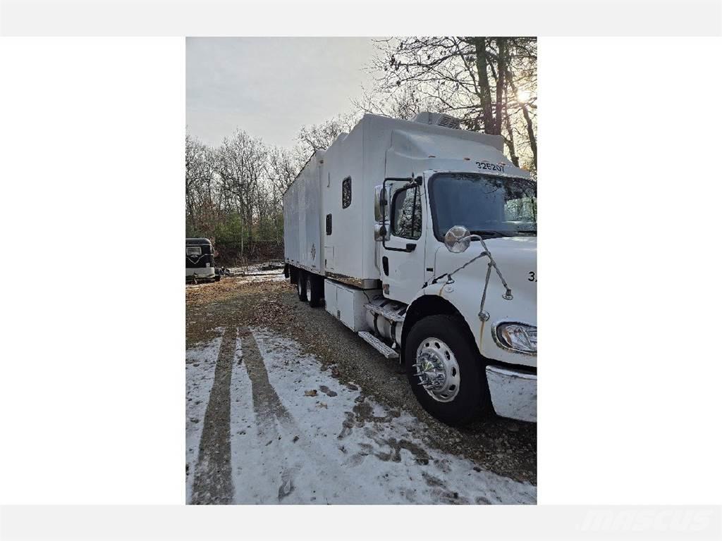 Freightliner M2-112 Skåpbilar