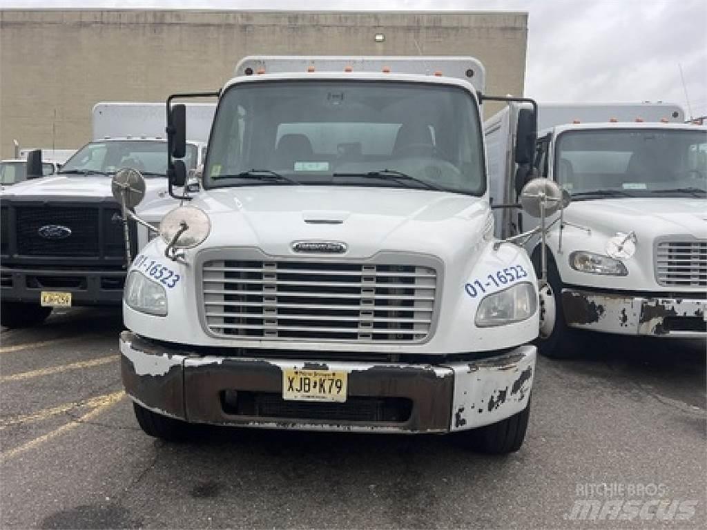 Freightliner M2106 Lastbilar för dryckesleveranser