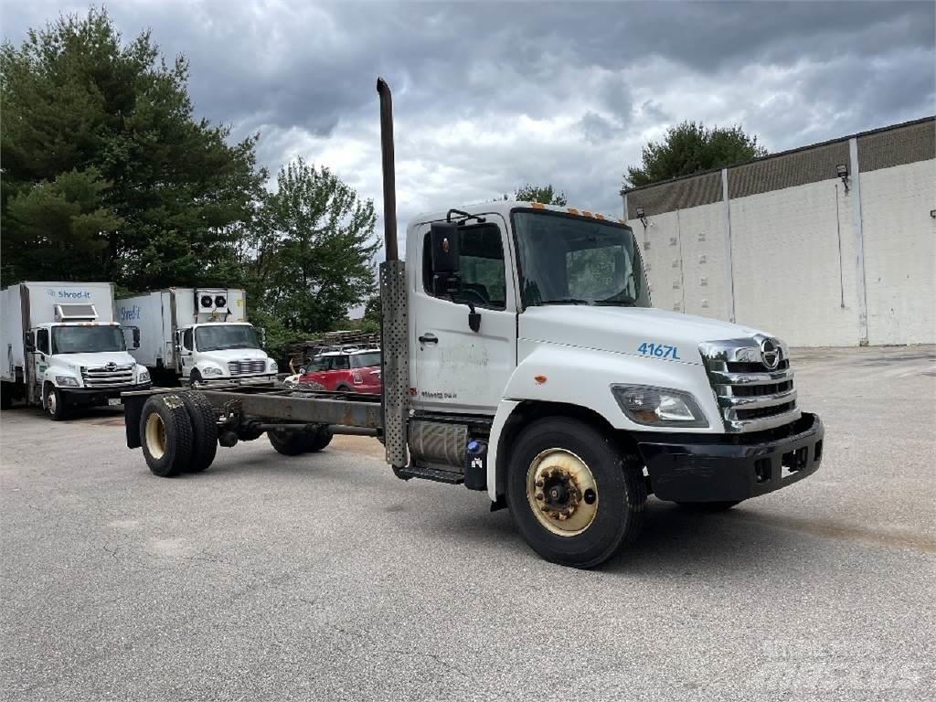 Hino 338 Chassier