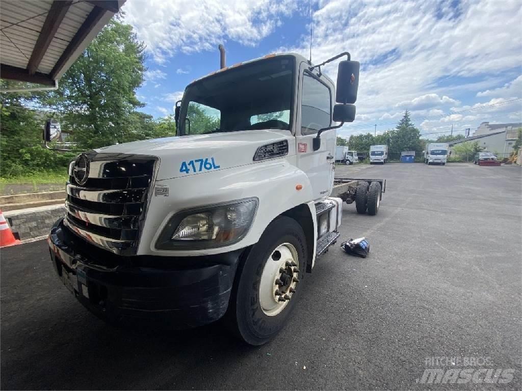 Hino 338 Chassier