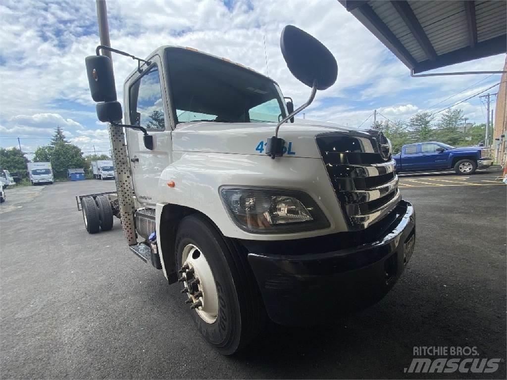 Hino 338 Chassier