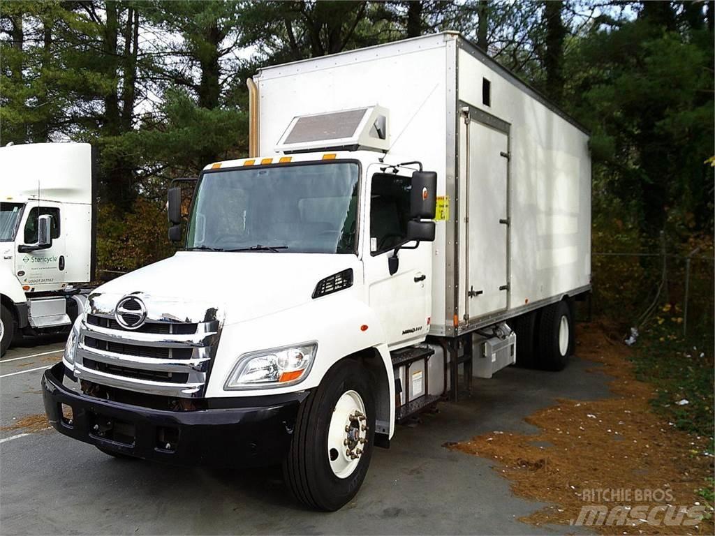 Hino 338 Skåpbilar