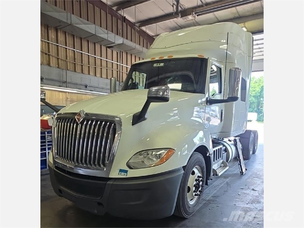 International LT Dragbilar