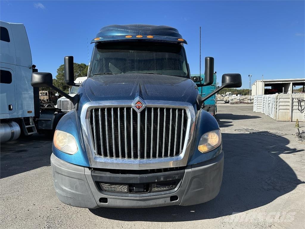 International LT625 Dragbilar