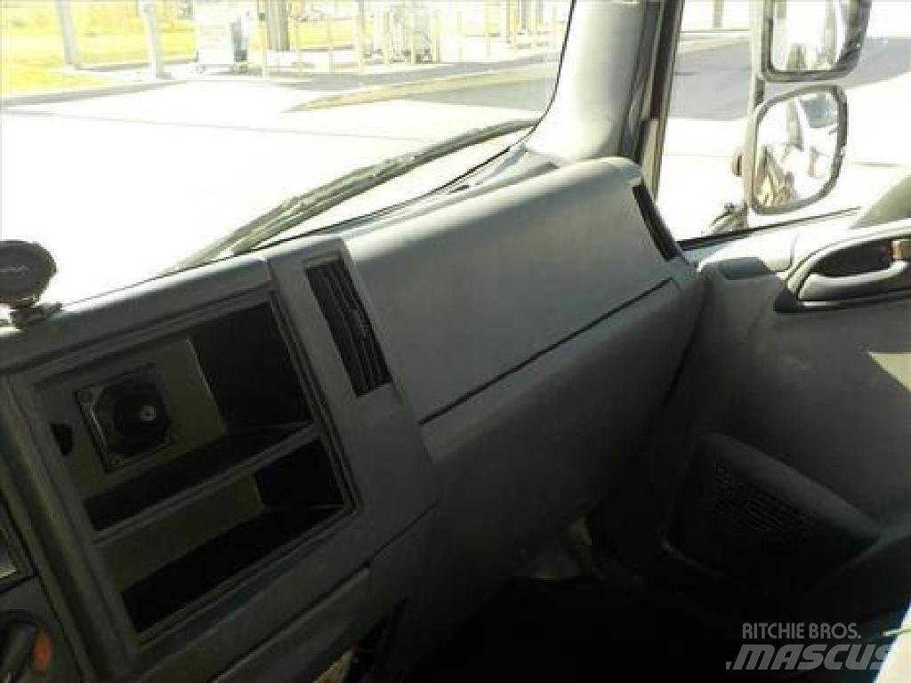 Isuzu NRR Lastbilar för dryckesleveranser