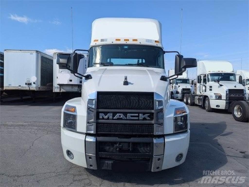 Mack AN64T Dragbilar