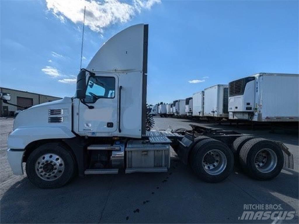 Mack AN64T Dragbilar