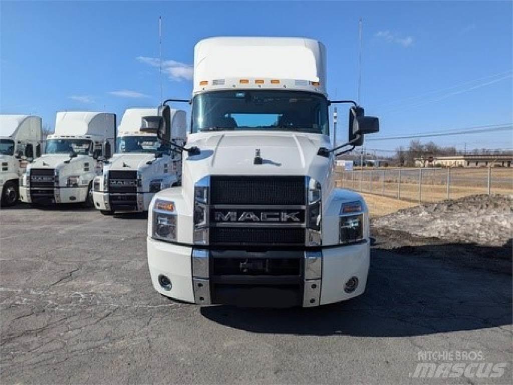 Mack AN64T Dragbilar