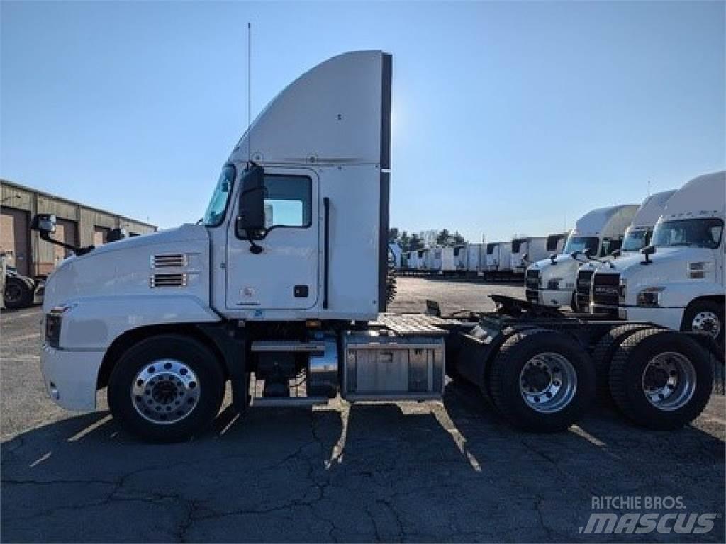 Mack AN64T Dragbilar