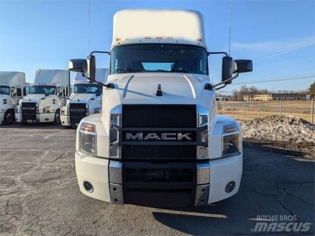 Mack AN64T Dragbilar