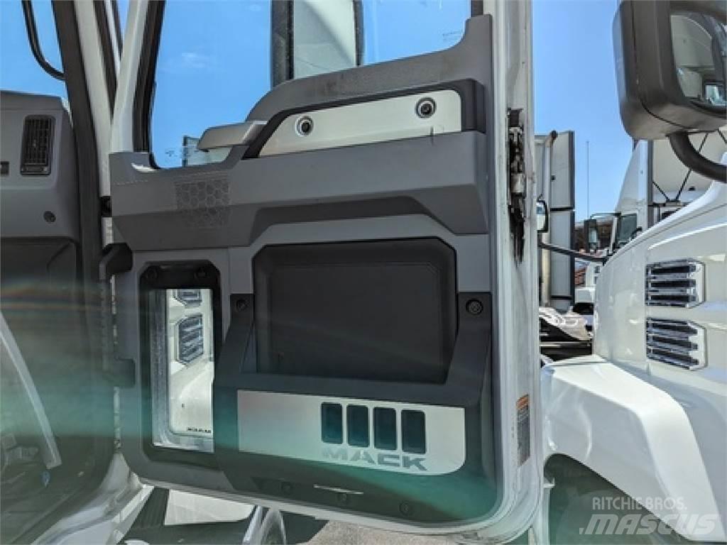 Mack AN64T Dragbilar