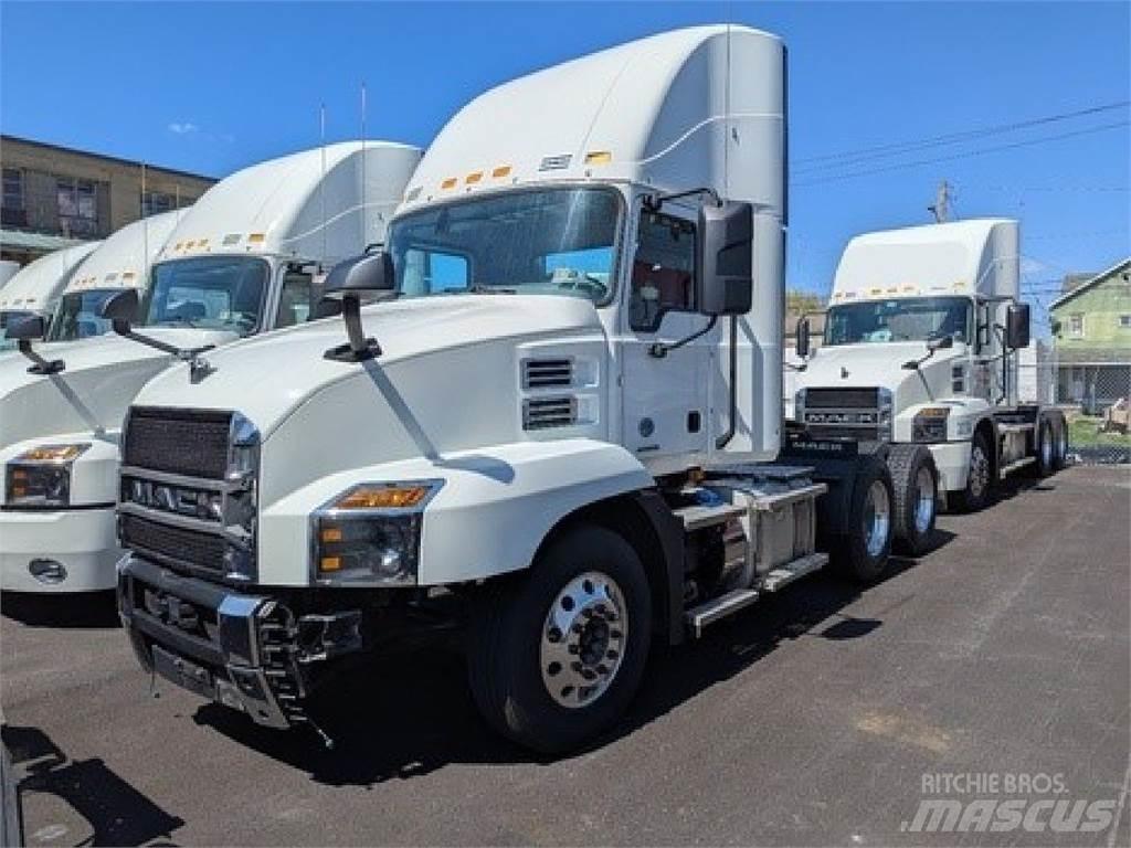 Mack AN64T Dragbilar