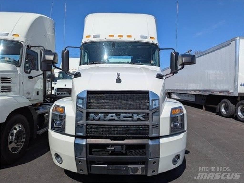 Mack AN64T Dragbilar