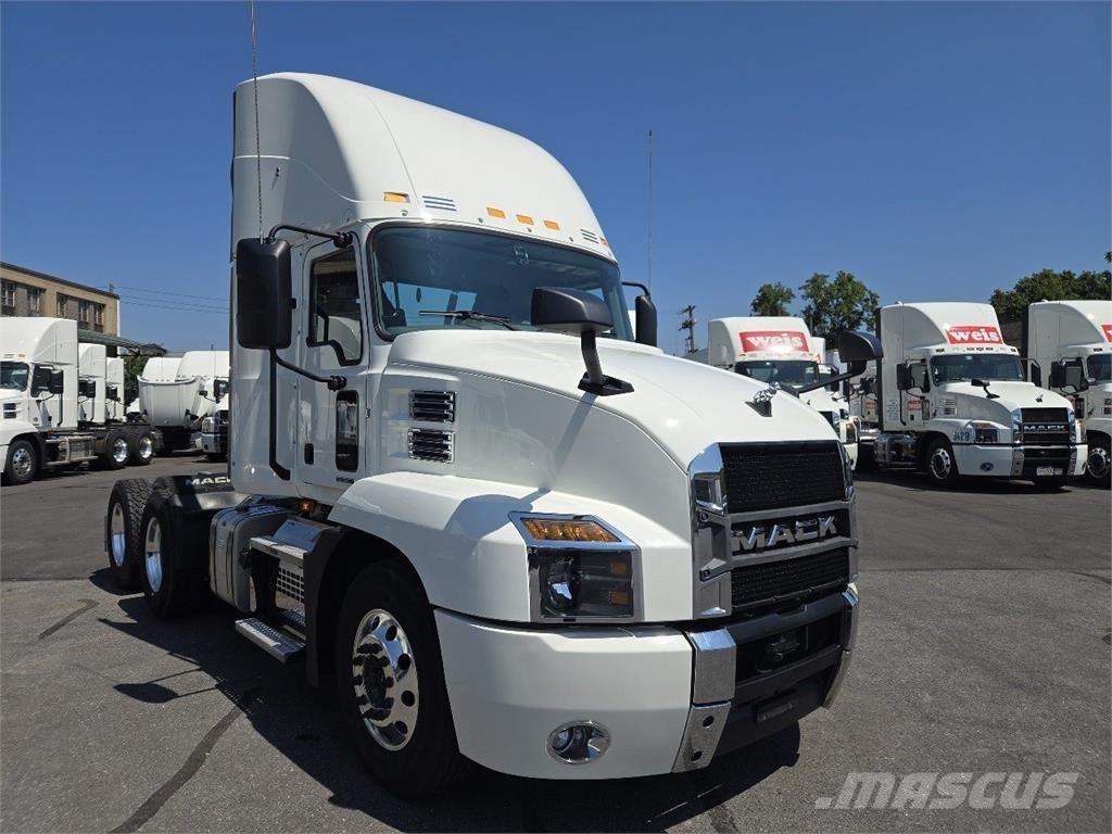 Mack AN64T Dragbilar