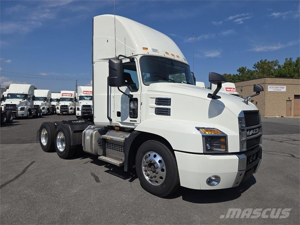 Mack AN64T Dragbilar