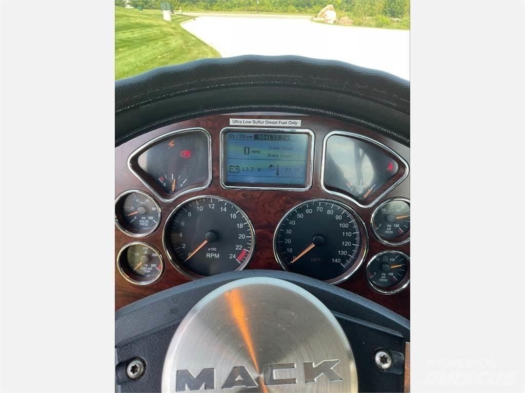 Mack CXU613 Dragbilar