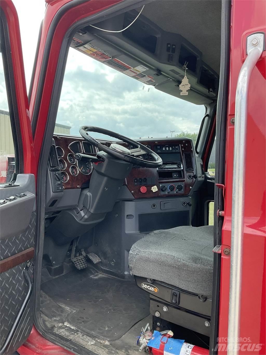 Mack CXU613 Övriga bilar