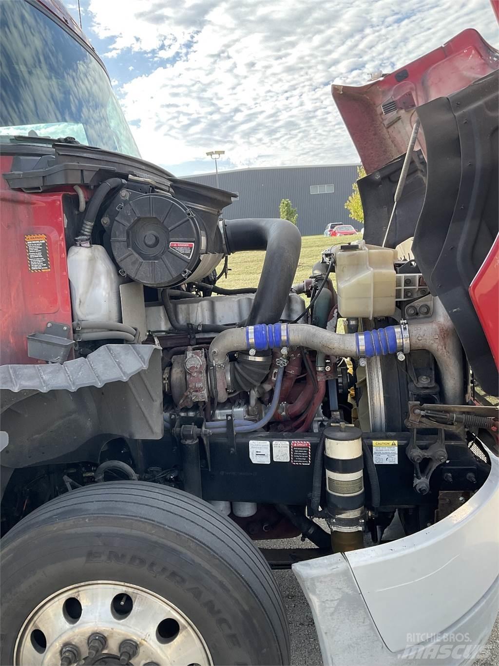 Mack CXU613 Dragbilar
