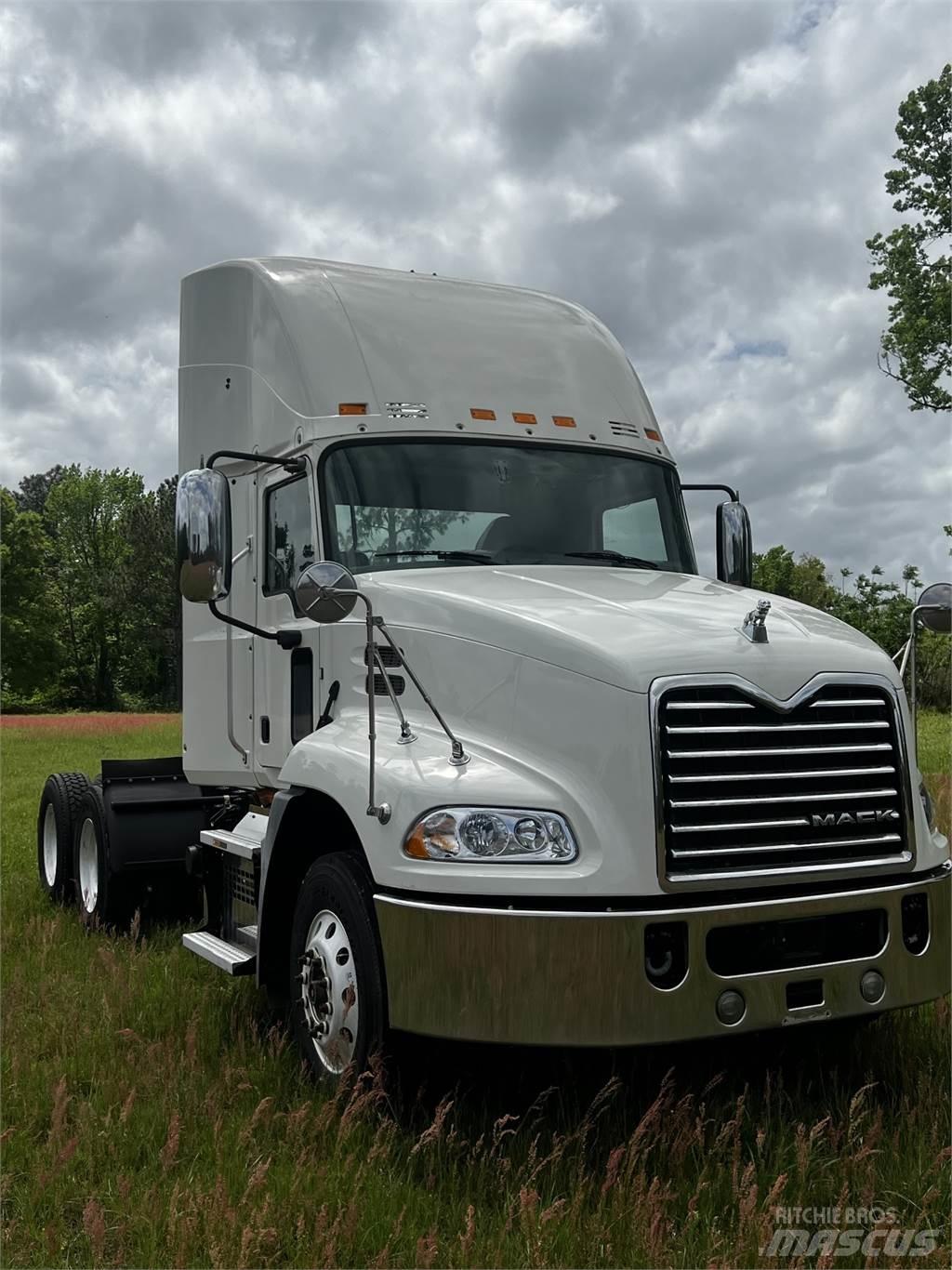 Mack CXU613 Dragbilar