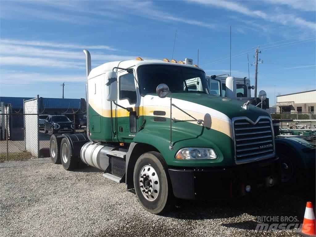 Mack CXU613 Dragbilar