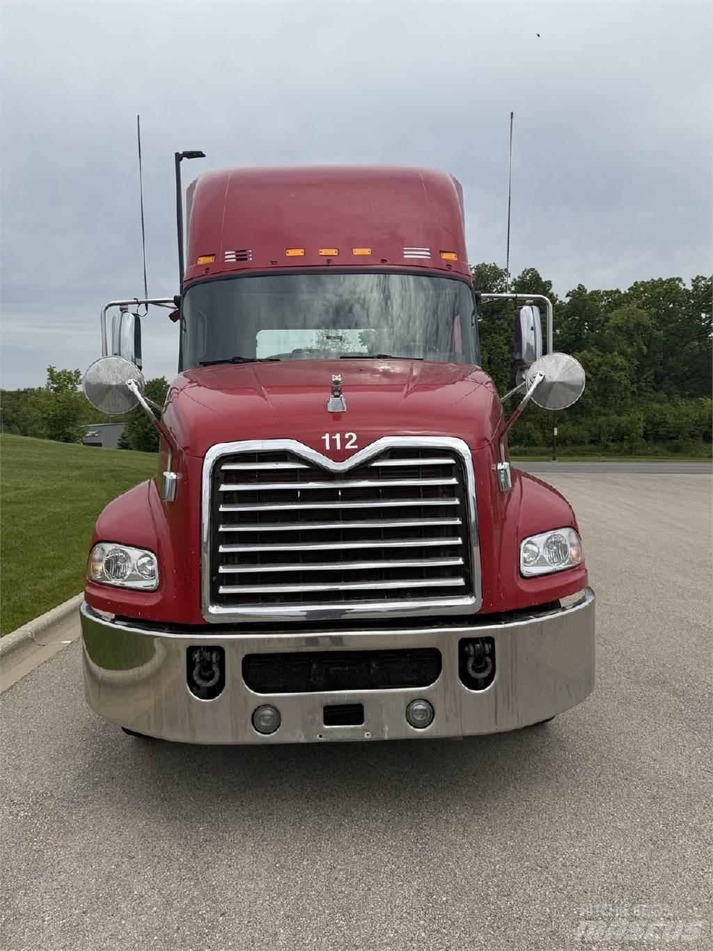 Mack CXU613 Dragbilar