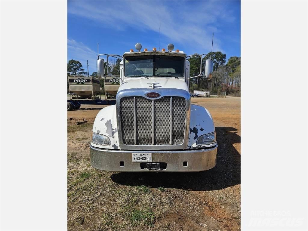 Peterbilt 384 Dragbilar