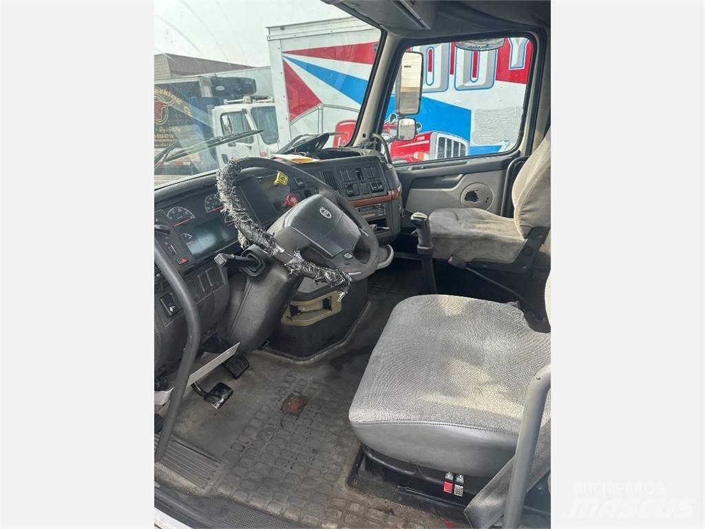 Volvo VNL300 Dragbilar