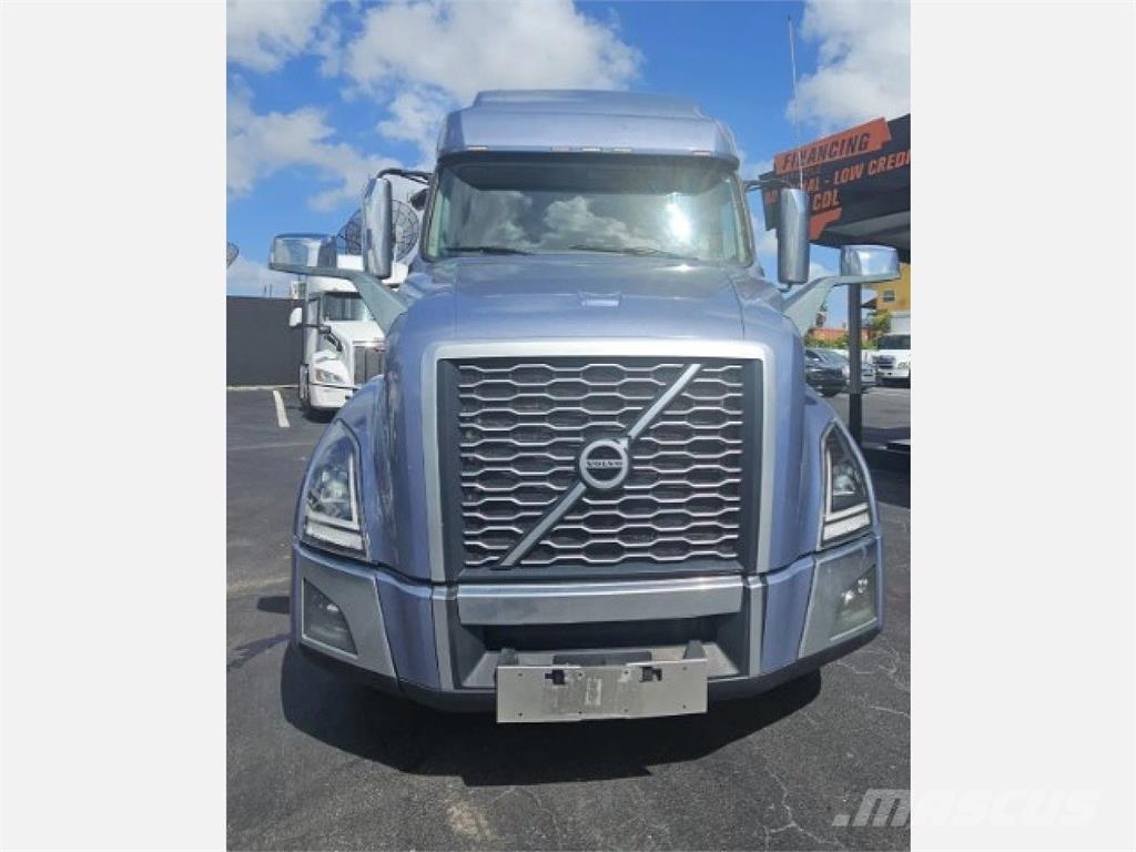 Volvo VNL64T760 Dragbilar