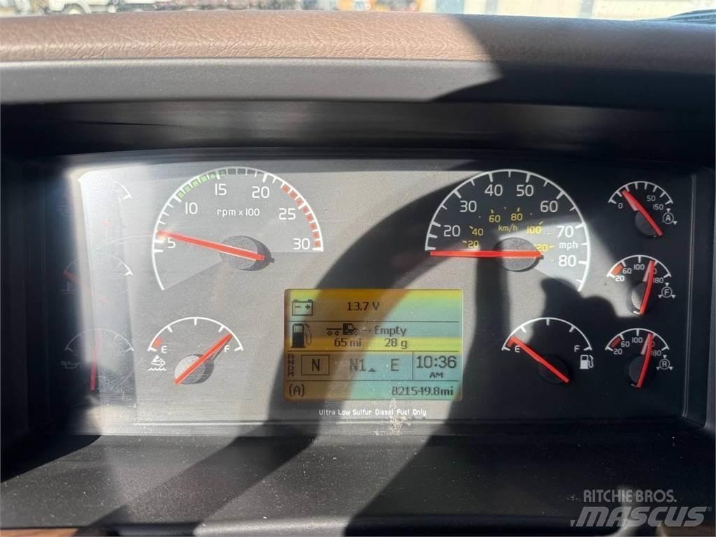 Volvo VNL670 Dragbilar