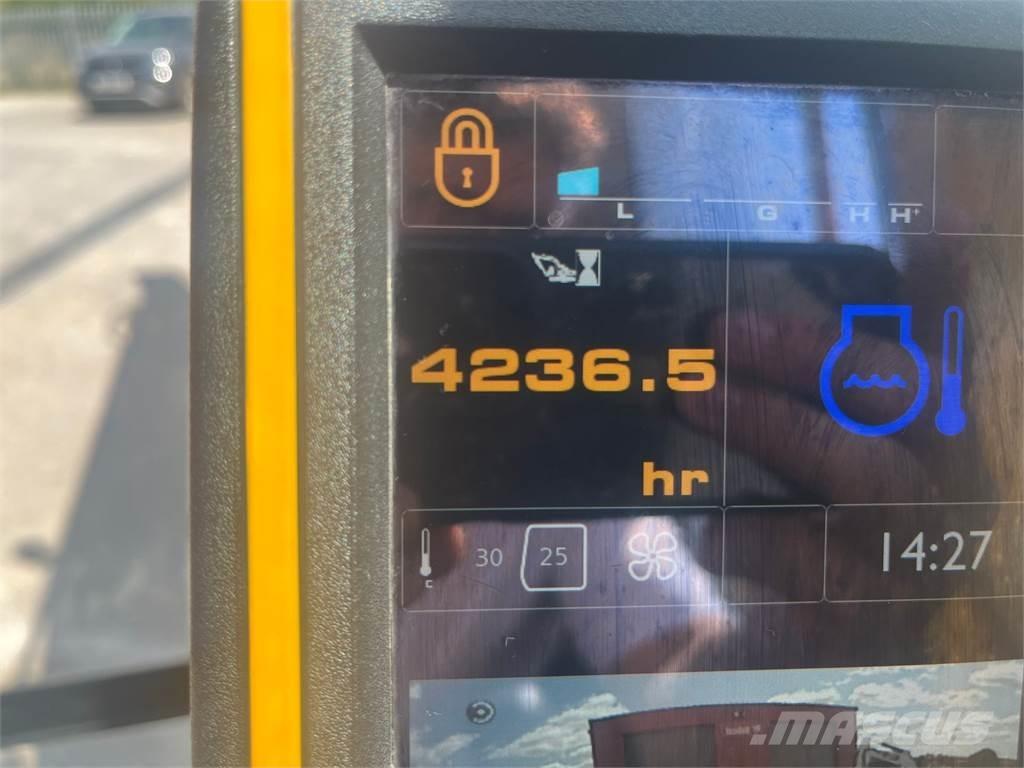JCB JS130 LC Bandgrävare