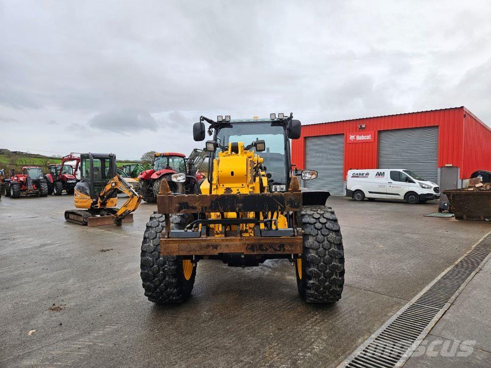 JCB TM320S Teleskoplastare