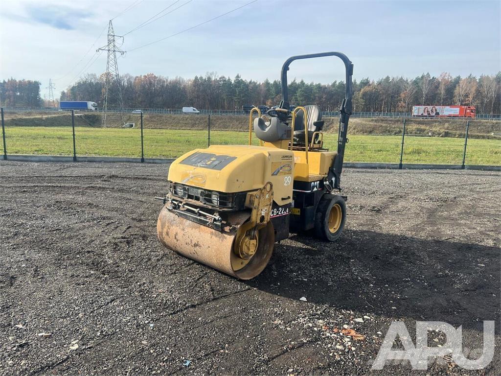 CAT CB-225E Tvåvalsvältar