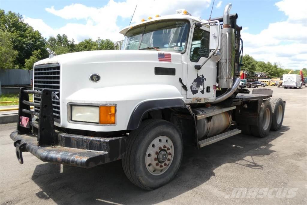 Mack CL733 Chassier