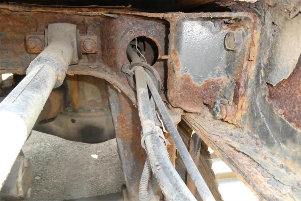 Mack CL733 Chassier