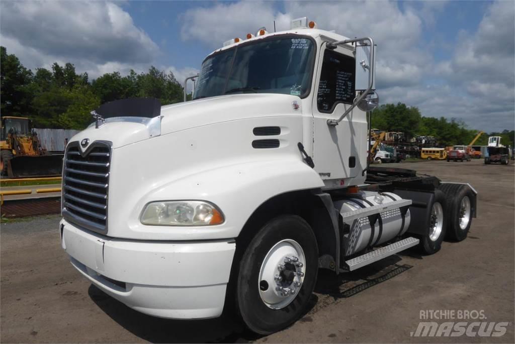 Mack CX613 Chassier