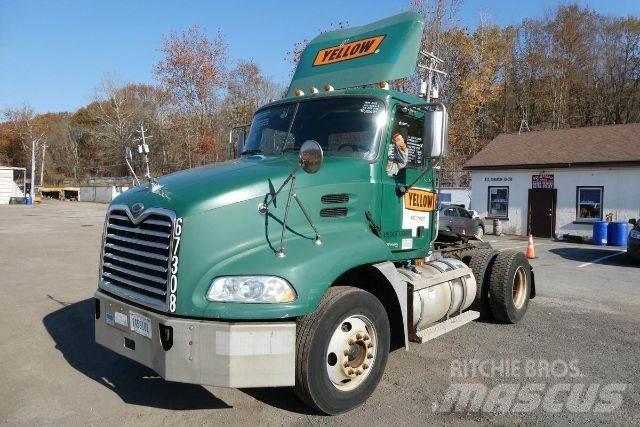 Mack CXN612 Chassier