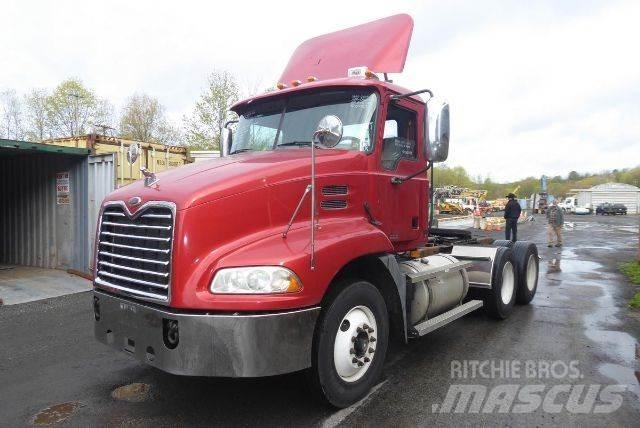 Mack CXN613 Chassier