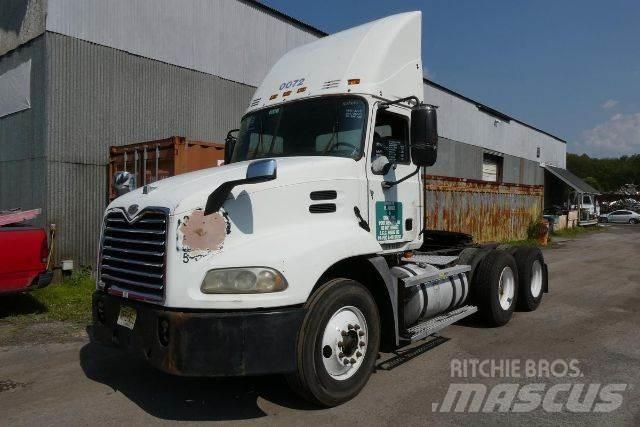 Mack CXN613 Chassier