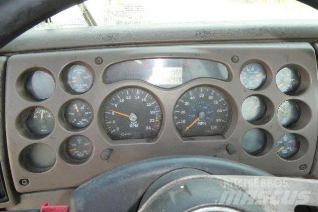 Mack CXN613 Chassier