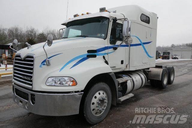 Mack CXU613 Dragbilar